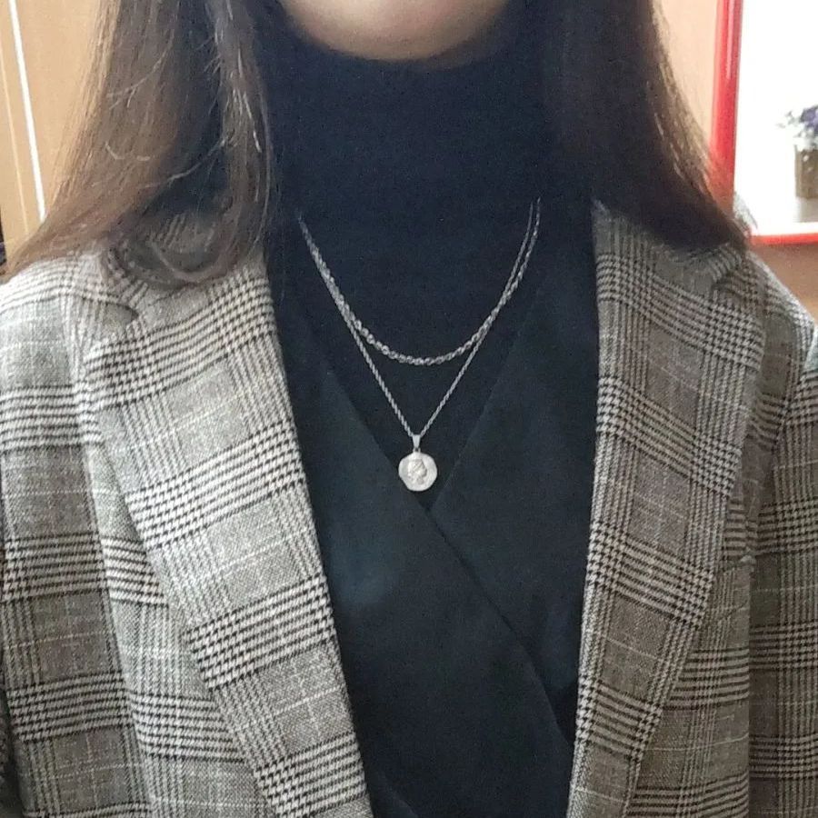 silent 川口春奈さん コインネックレス 川口春奈さんがドラマ「サイレント」で着けていた人気のサフィナ