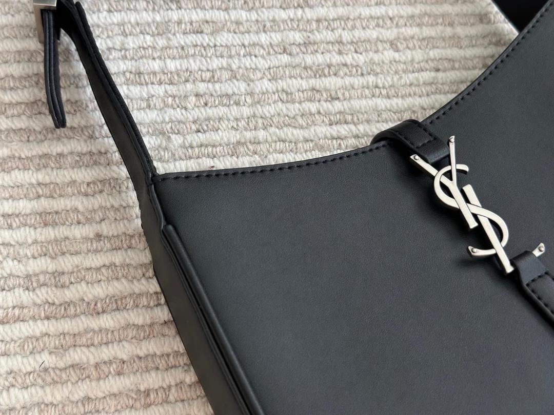 【鑑定済】YSL サンローラン LE5A7 HOBO ホーボーバッグ 三越伊勢丹 | SAINT LAURENT/サンローラン_women通販 | LE 5 À 7