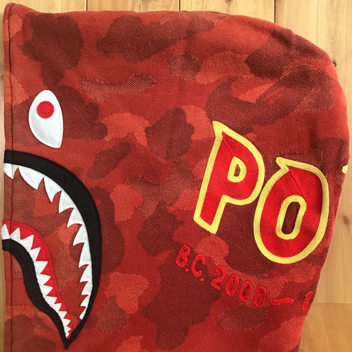 ジャガードカモ シャークパーカー BAPE Red camo shark ベイプ - メルカリ 