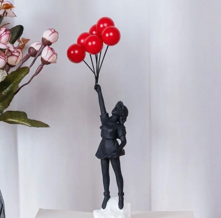 バンクシー フィギュア 風船と少女 インテリア 【新品未使用】Banksy Girl With Balloon 風船 少女 赤い風船を持った少女  オブジェ フィギュア レプリカ 置物 おしゃれ アート作品 レプリカ アート作品 絵画 - メルカリ