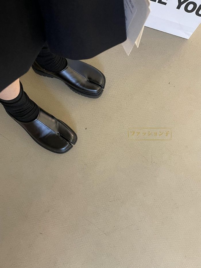 ぺたんこ パンプス