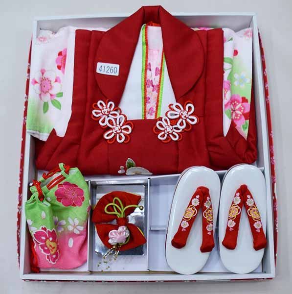 七五三 三歳 女児 被布着物フルセット 被布に刺繍入り 伊達襟付き ピンク色 七五三 三歳 女児 被布着物フルセット 被布に刺繍入り 伊達襟付き