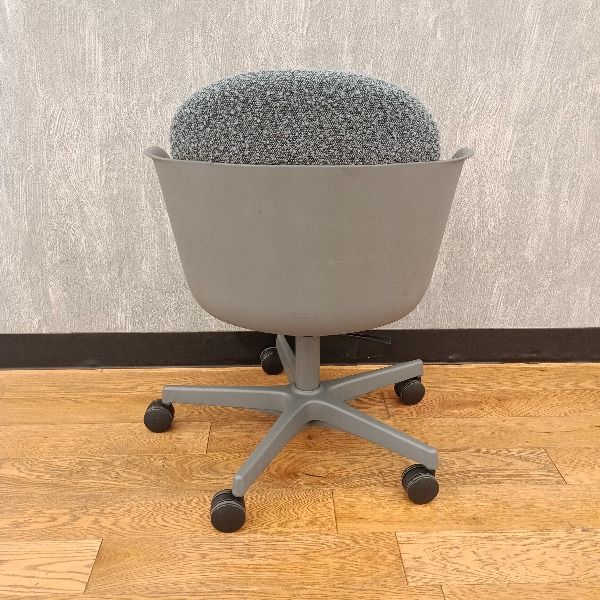 ミディアムブルー