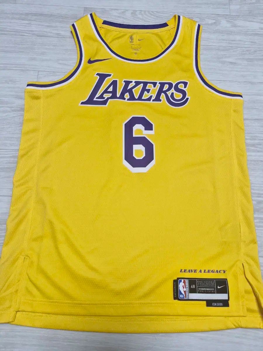 Lakers レブロン ジャージ