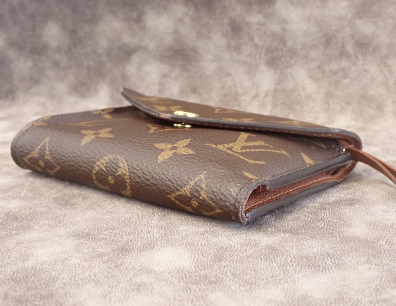 VUITTON
