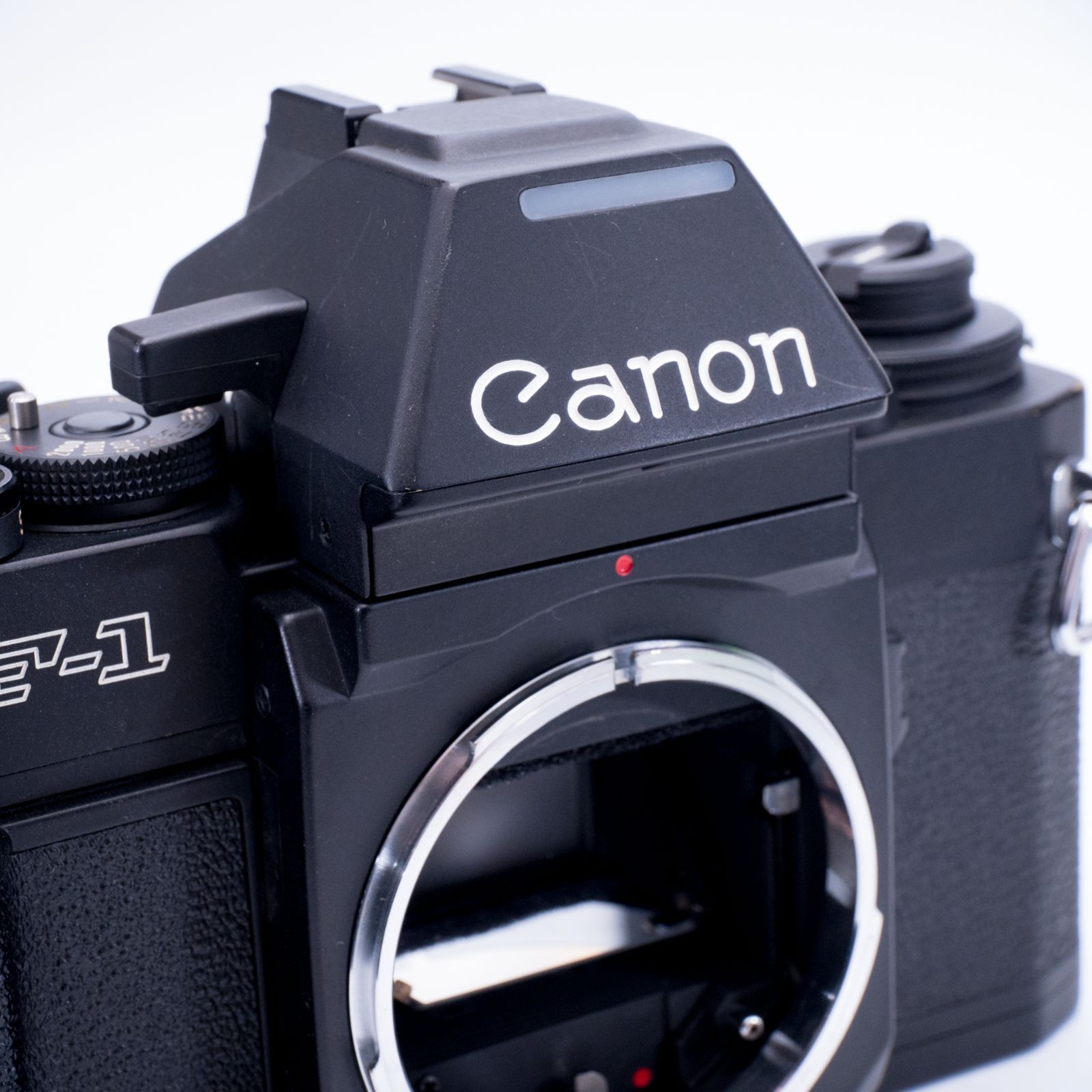 Canon New F-1 AE + DATE BACK FN 本体のみ【美品】 - メルカリ