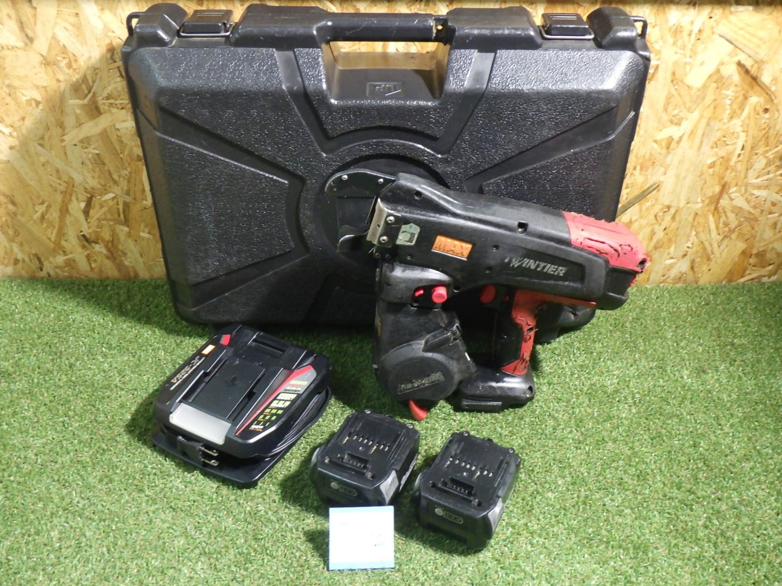 建設現場などに MAX 鉄筋結束機 リバータイヤ RB-440T 品