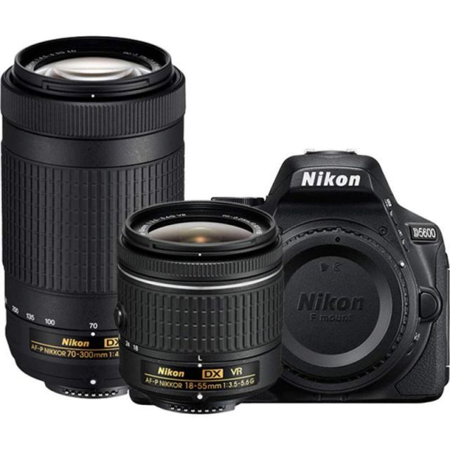 Nikon D5600 デジタル一眼レフカメラ 18-55mm VR & 70-300mm DX Nikon D5600 デジタル一眼レフカメラ 18-55mm VR & 70-300mm DX