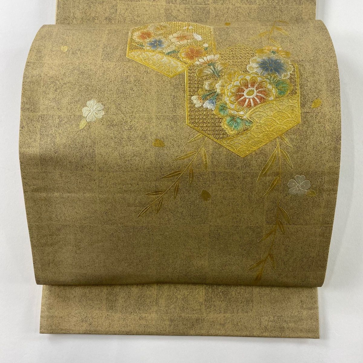袋帯 秀品 亀甲 草花 金糸 金銀彩 ベージュ お太鼓柄 正絹