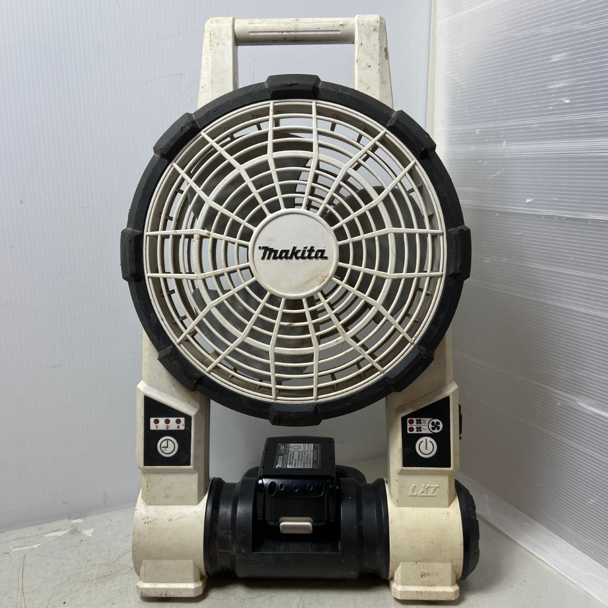 ΦΦMAKITA マキタ 工具関連用品 充電式ファン 18v CF201D ホワイト