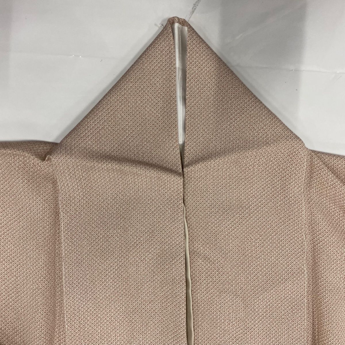 小紋 身丈157cm 裄丈61.5cm S 単衣 絽 幾何学 ピンクベージュ 正絹 美  