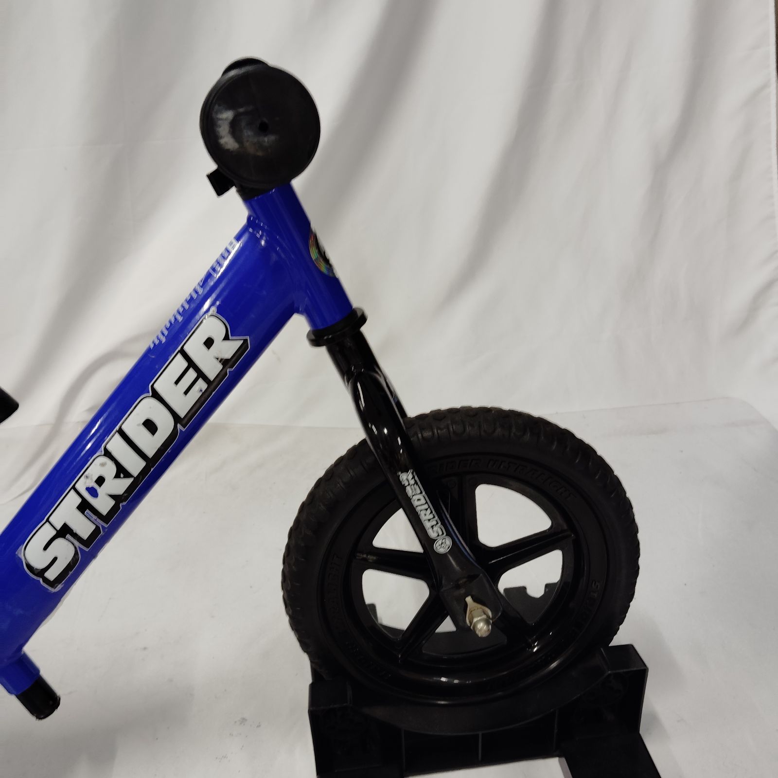STRIDER （ストライダースポーツモデル)、バランスバイク 青 12インチ 美品 人気カラー STRIDER SPORT ストライダー スポーツ 12インチ