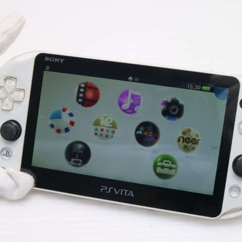 【極美品】Sony PlayStation Vita PCH-2000 ホワイト 即決送料無料 SONY PS Vita PCH-2000 ホワイト 美品 充電