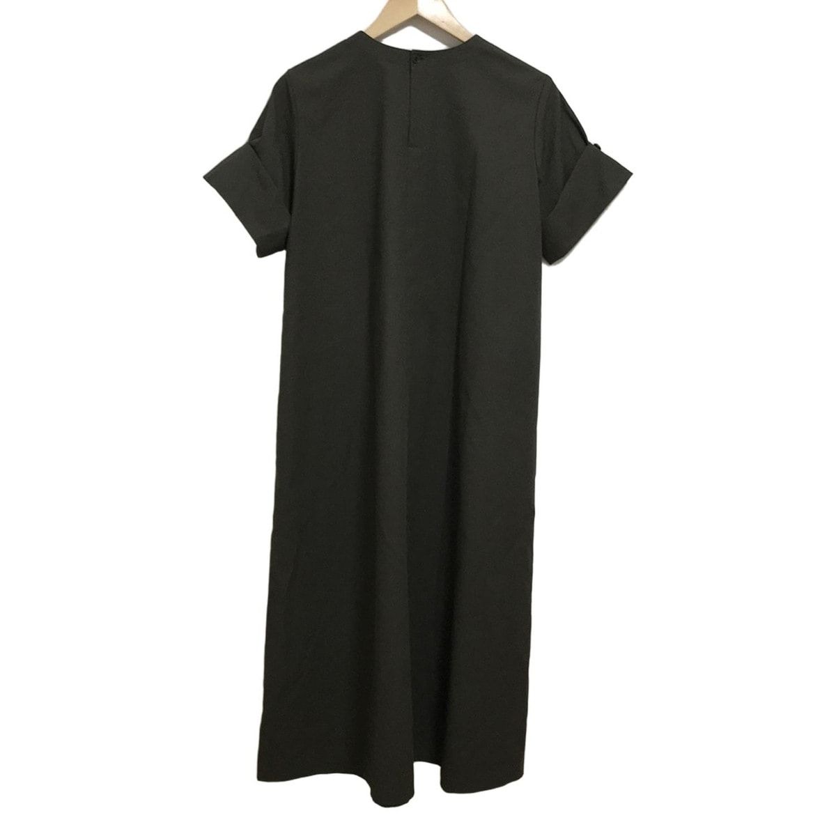 theory luxe セオリーリュクス ワンピース サイズ38 M レディース - カーキ クルーネック 半袖 ロング
