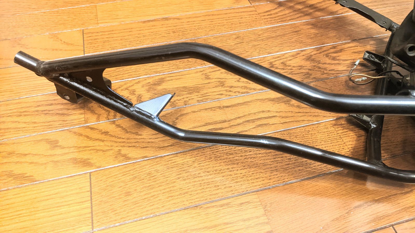GPZ900R アッパー カウルステー フロントカウルステー ライト