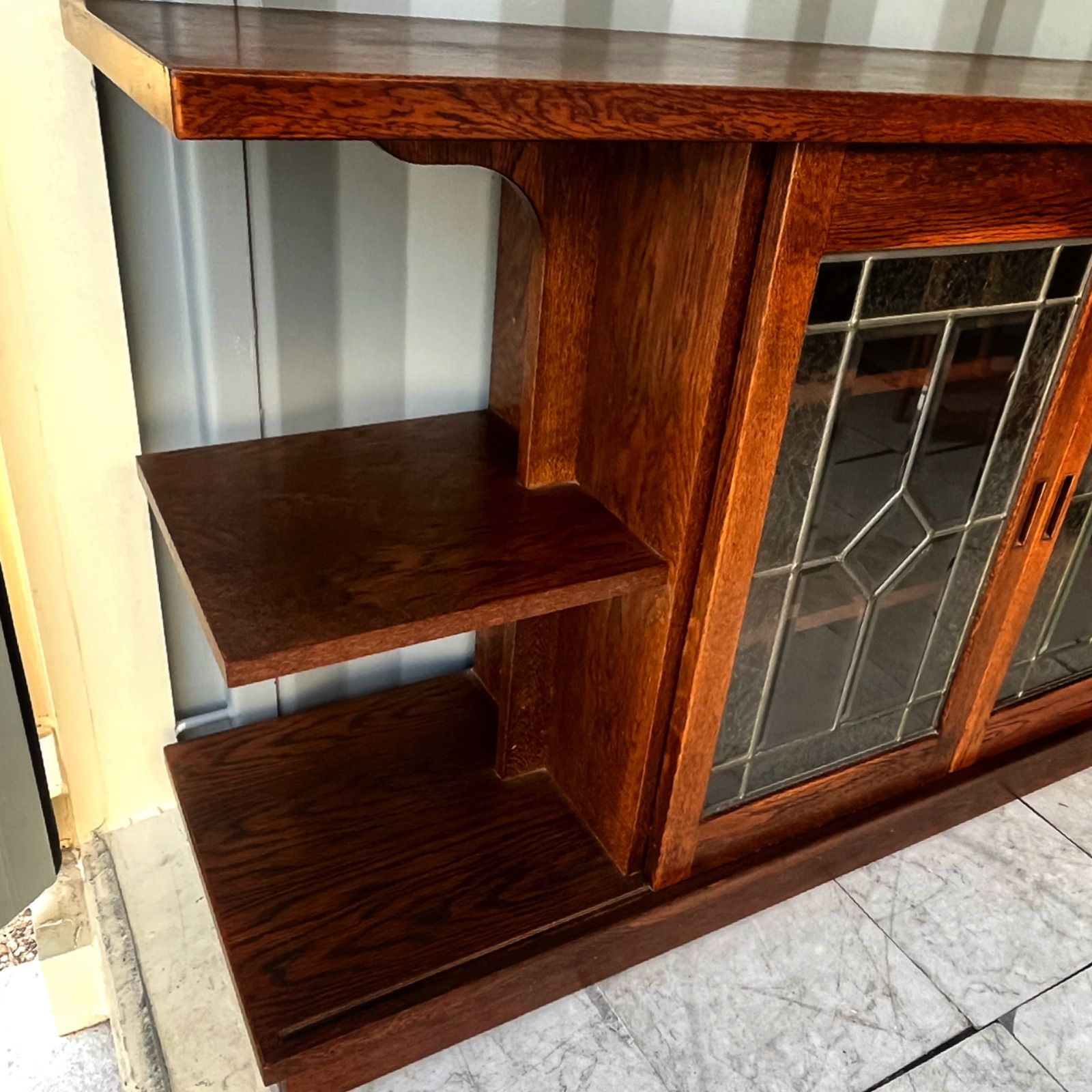 取付無料！三越家具 ブルージュ おしゃれアンティーク 天然木キャビネット 本棚✨ 取付無料！三越家具 ブルージュ おしゃれアンティーク 天然木