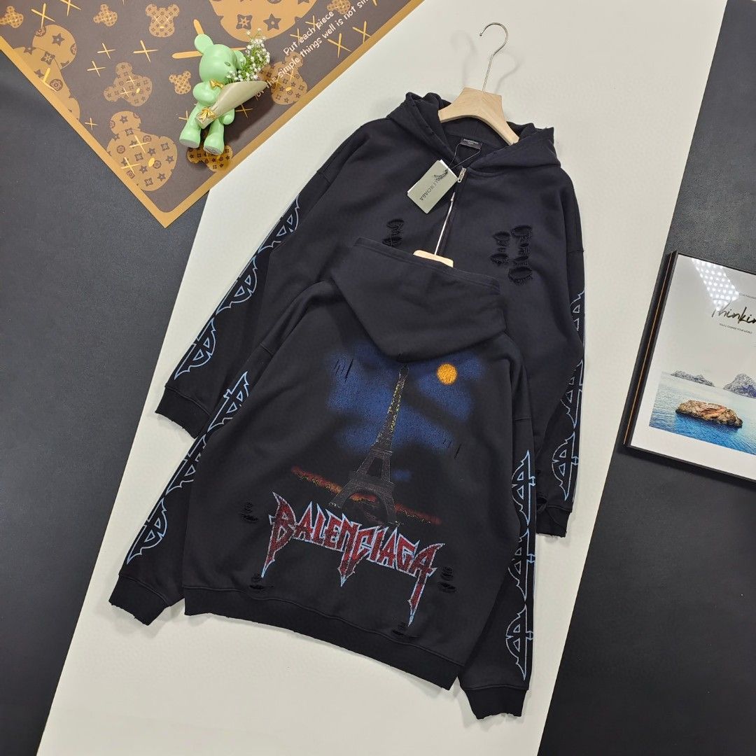 Balenciaga ブラック フード付きパーカー - メルカリ