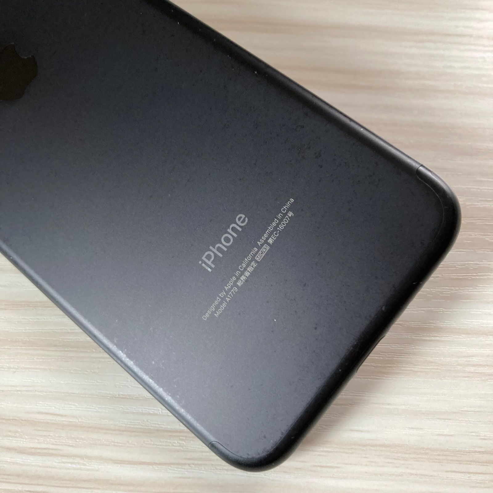 iPhone7 128GB BLACK バッテリー75% SIMフリー - メルカリ