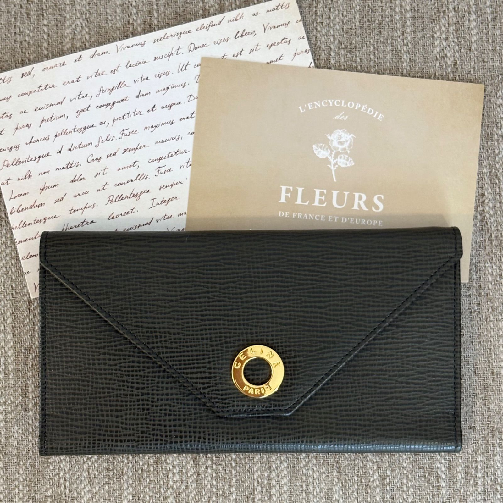 ✨極美品✨】プラダ サフィアーノ 三角ロゴ 二つ折り財布 ブラック 極