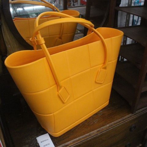 中古美品 BOTTEGA VENETA ボッテガヴェネタ ラバートート バッグ