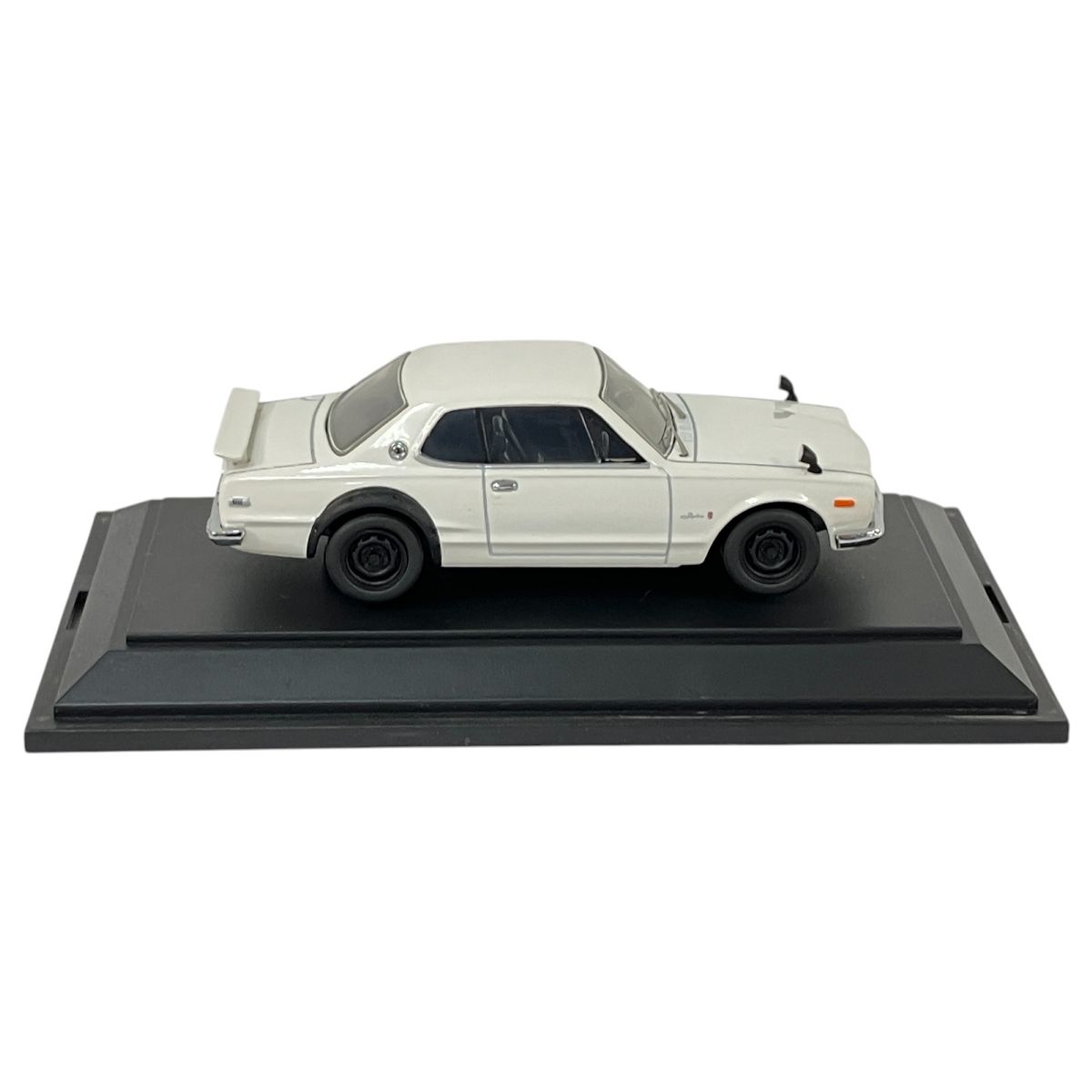 スカイライン　GTR ミニカー Amazon | 京商 サムライ 日産 スカイライン GT-R Autech Version