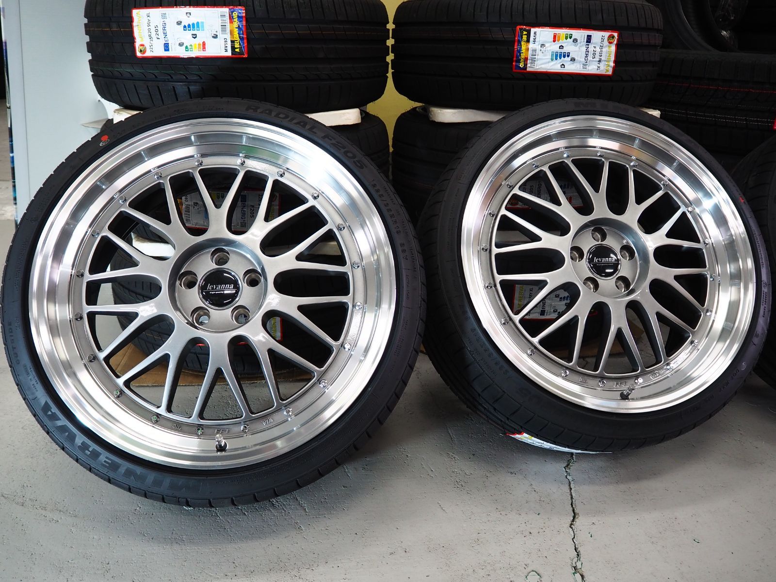 軽量 カスタムサイズ 深リム メッシュ levanna V10-EX FFT 19inch 8.5J  