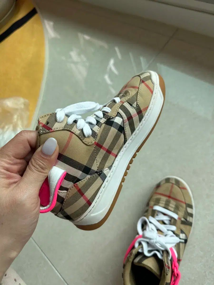 BURBERRY