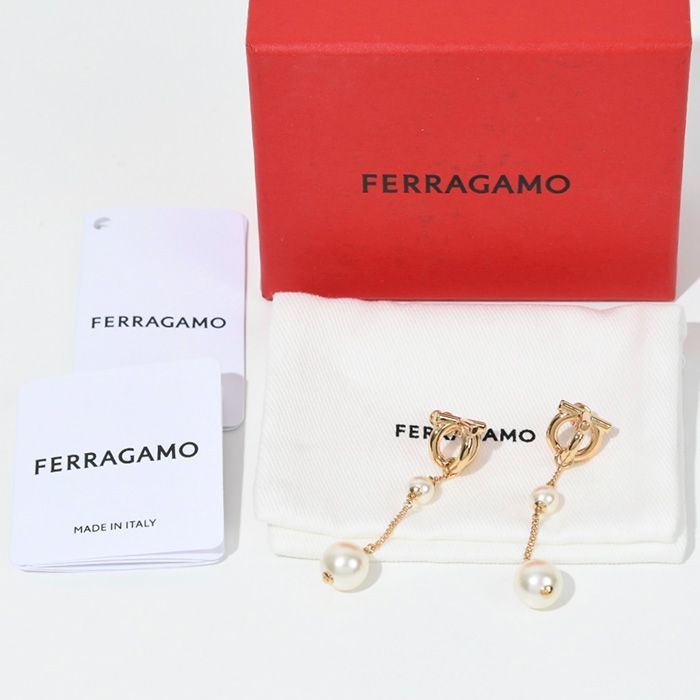 FERRAGAMO フェラガモ ピアス アクセサリー ガンチーニ パール