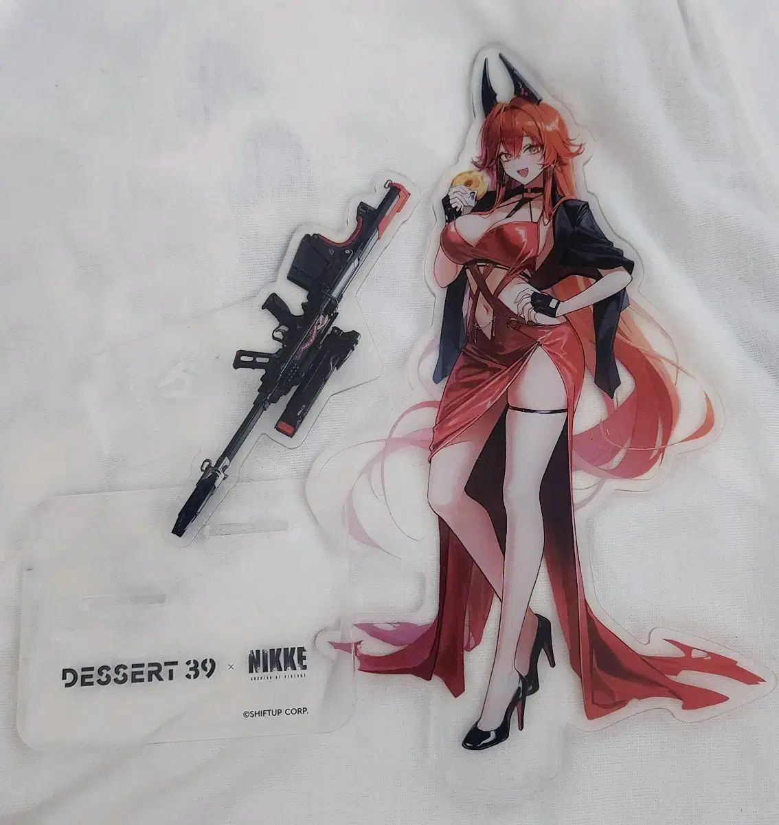 【勝利の女神ニケ】専用品 書籍: 週刊ファミ通『勝利の女神：NIKKE』2周年特集号グッズ付きセット