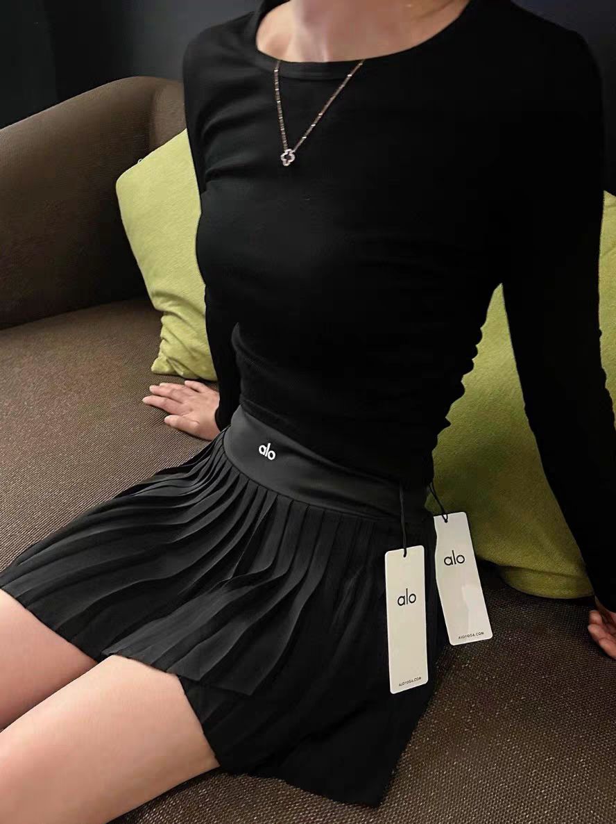 alo yoga プリーツスカート XXS alo yoga プリーツスカート XXS Alo