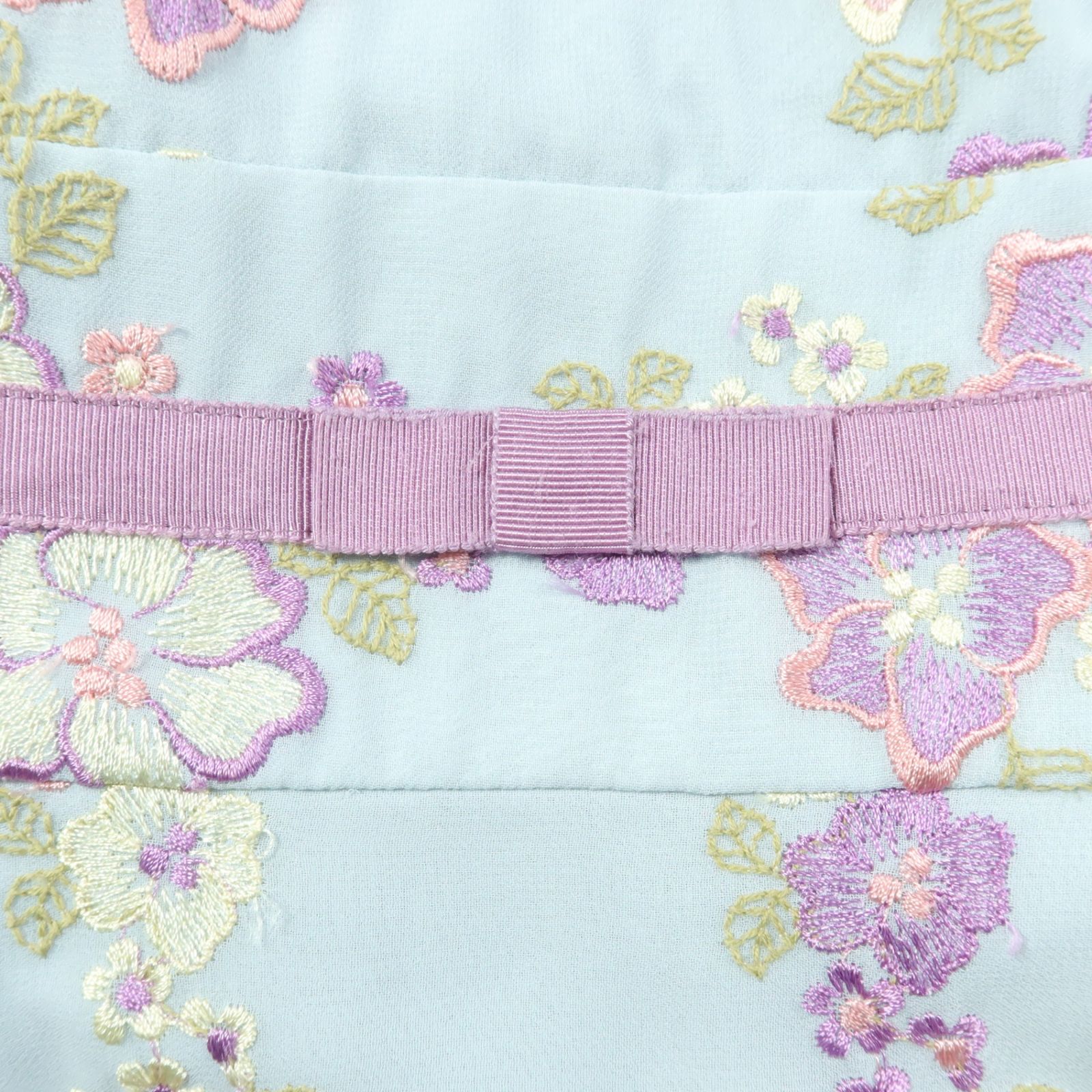 ★TOCCA 花柄 刺繍 ノースリーブ ひざ丈 ワンピース 緑 総柄 リボン 2 トッカ✨膝丈花柄ノースリーブワンピース グリーン サイズ0(Sサイズ)