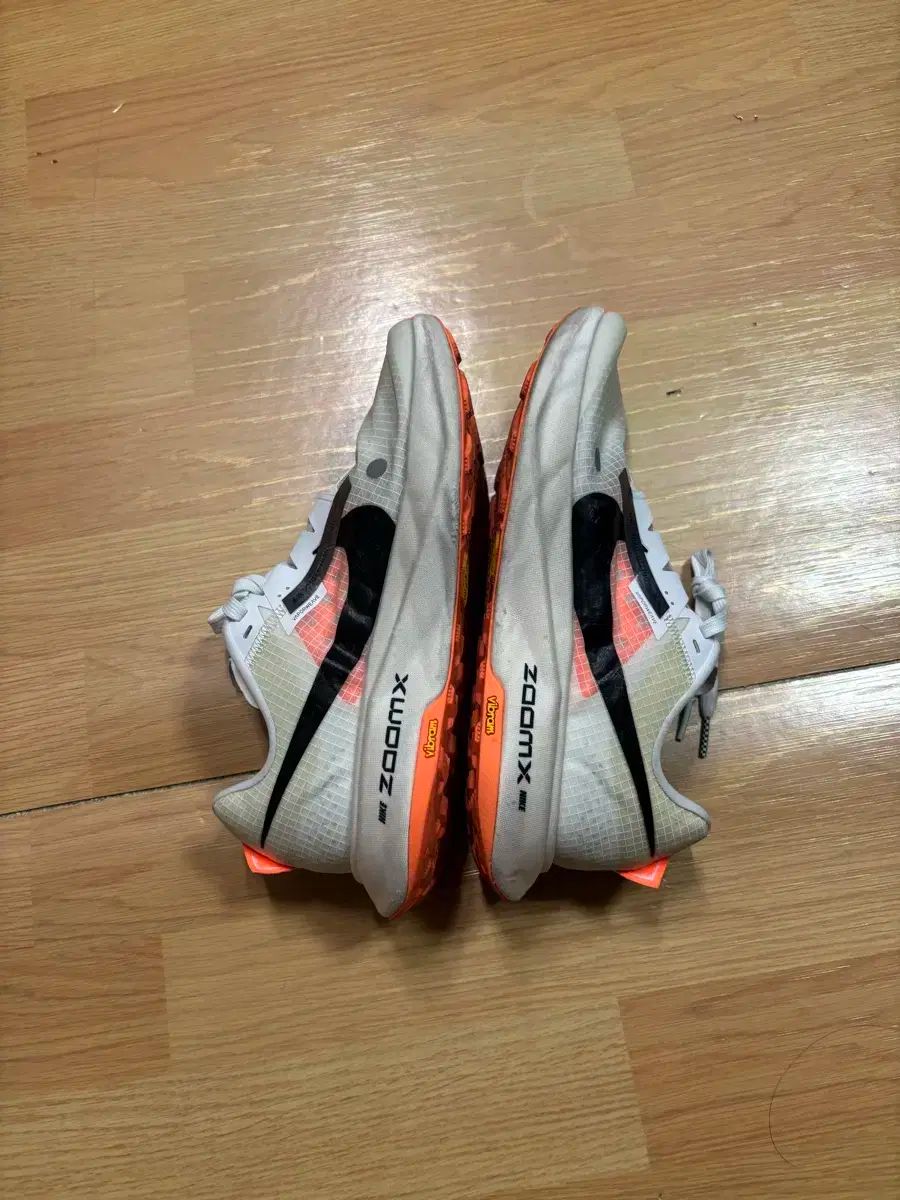 NIKE ナイキ