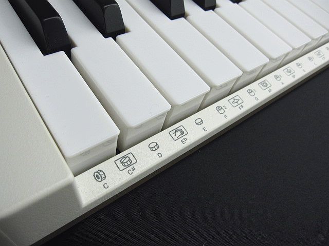 電子キーボード LK-526