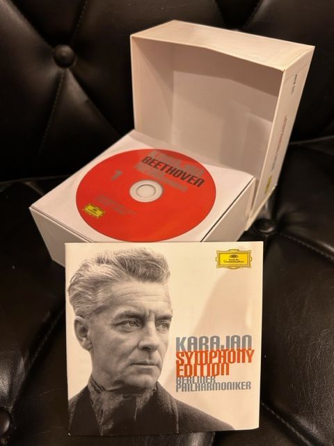 カラヤン　シンフォニー・エディション　CD38枚組 Yahoo!オークション - 【CD38枚組】KARAJAN・カラヤン