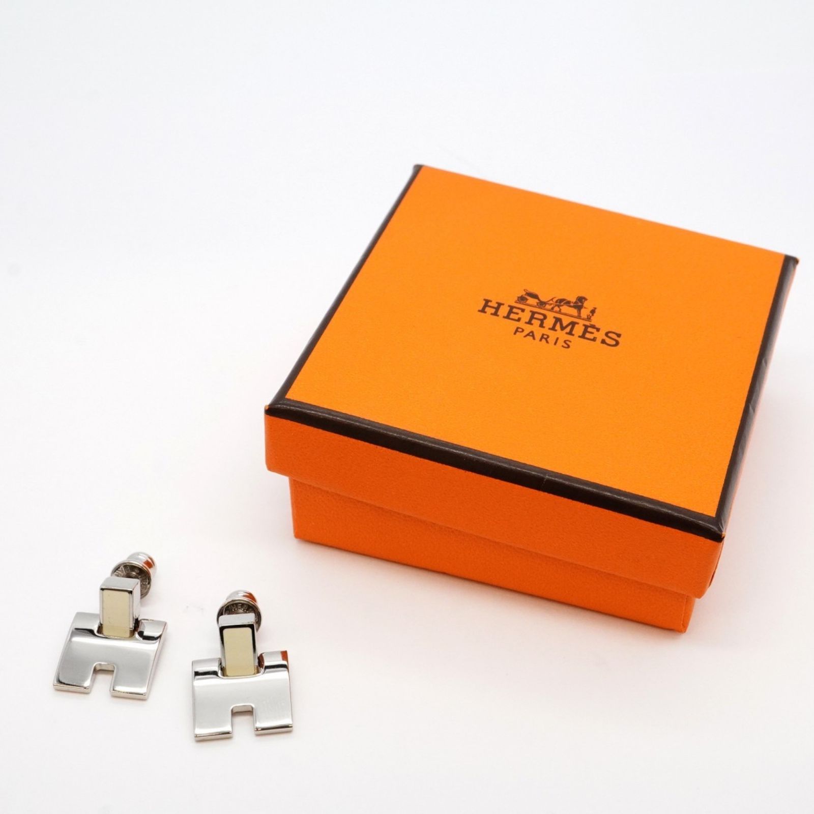 エルメス(Hermes) ピアス アイリーン　メタル シルバー ホワイト エルメス(Hermes) エルメス ピアス アイリーン メタル シルバー