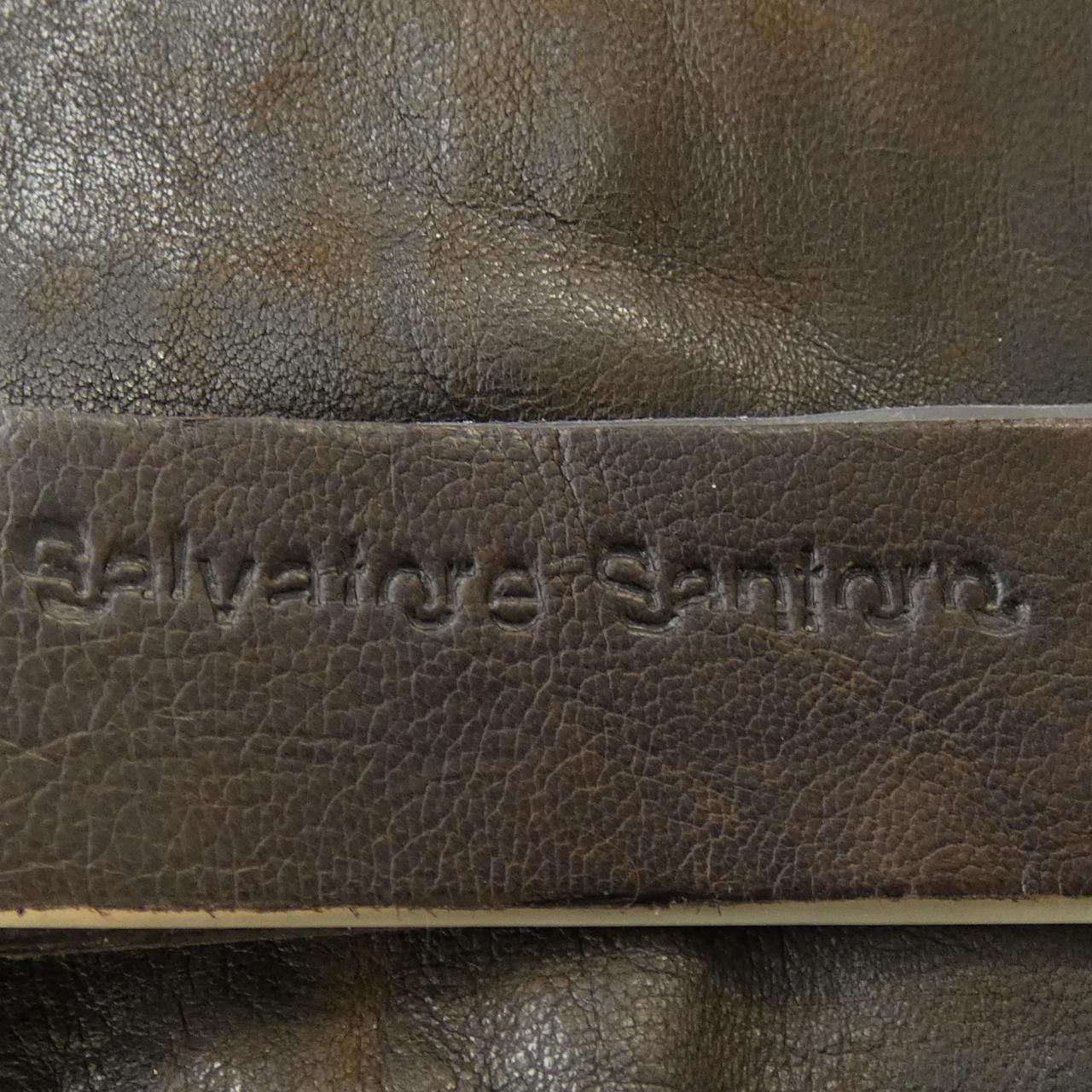 サルバトーレサントロ