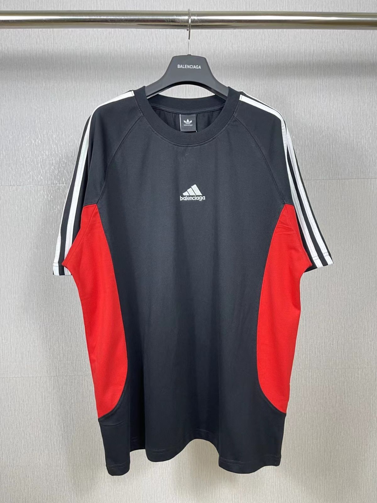 BALENCIAGA adidas コラボ オーバーサイズ Tシャツ