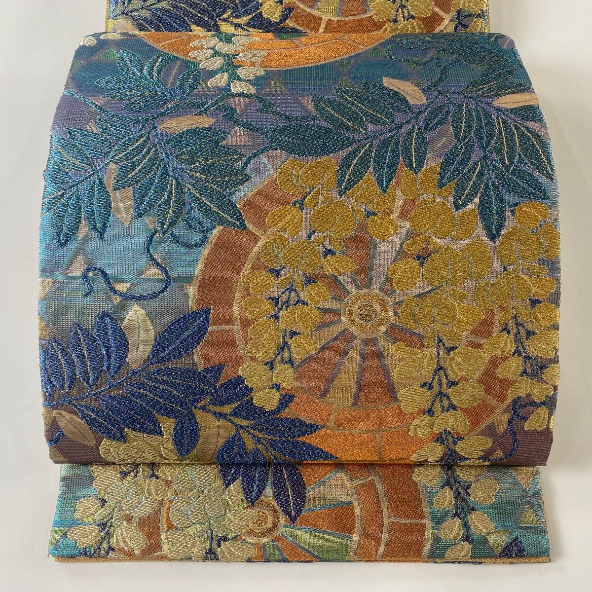 袋帯 美品 逸品 佐波理 落款 御車藤文様 鱗文 箔 ラメ糸 水色 六