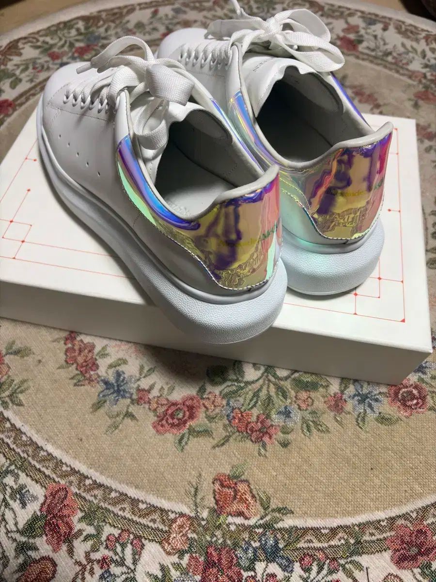 アレクサンダー alexander mcqueen アレキサンダーマックイーン 41 サイズ ホログラム