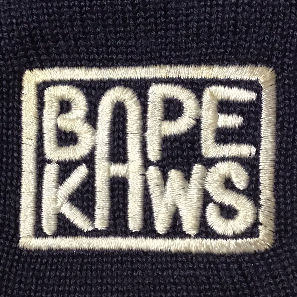 ☆激レア☆ KAWS × BAPE ニット帽 ネイビー ビーニー a bathing