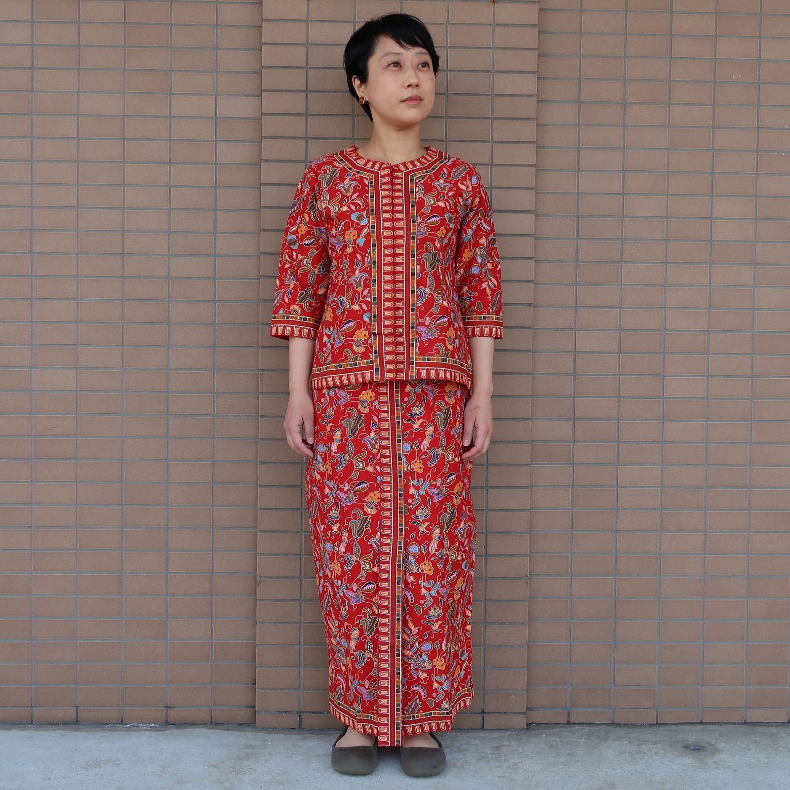 【美品・上下セット】シンガポール航空 サロンケバヤ 制服風 民族衣装 試着のみ サロンケバヤ シンガポール航空制服風 バティックの模様 民族