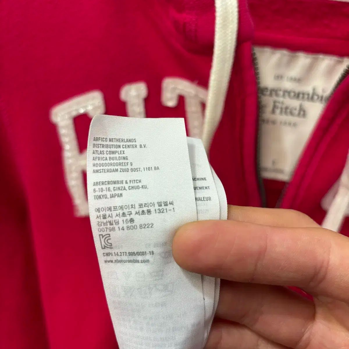 ジップアップパーカー