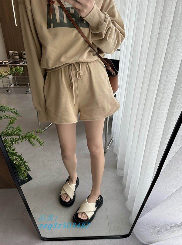 女性