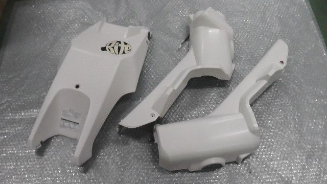 バイト AF59-1100xxx の カウルセット 傷 1750212378