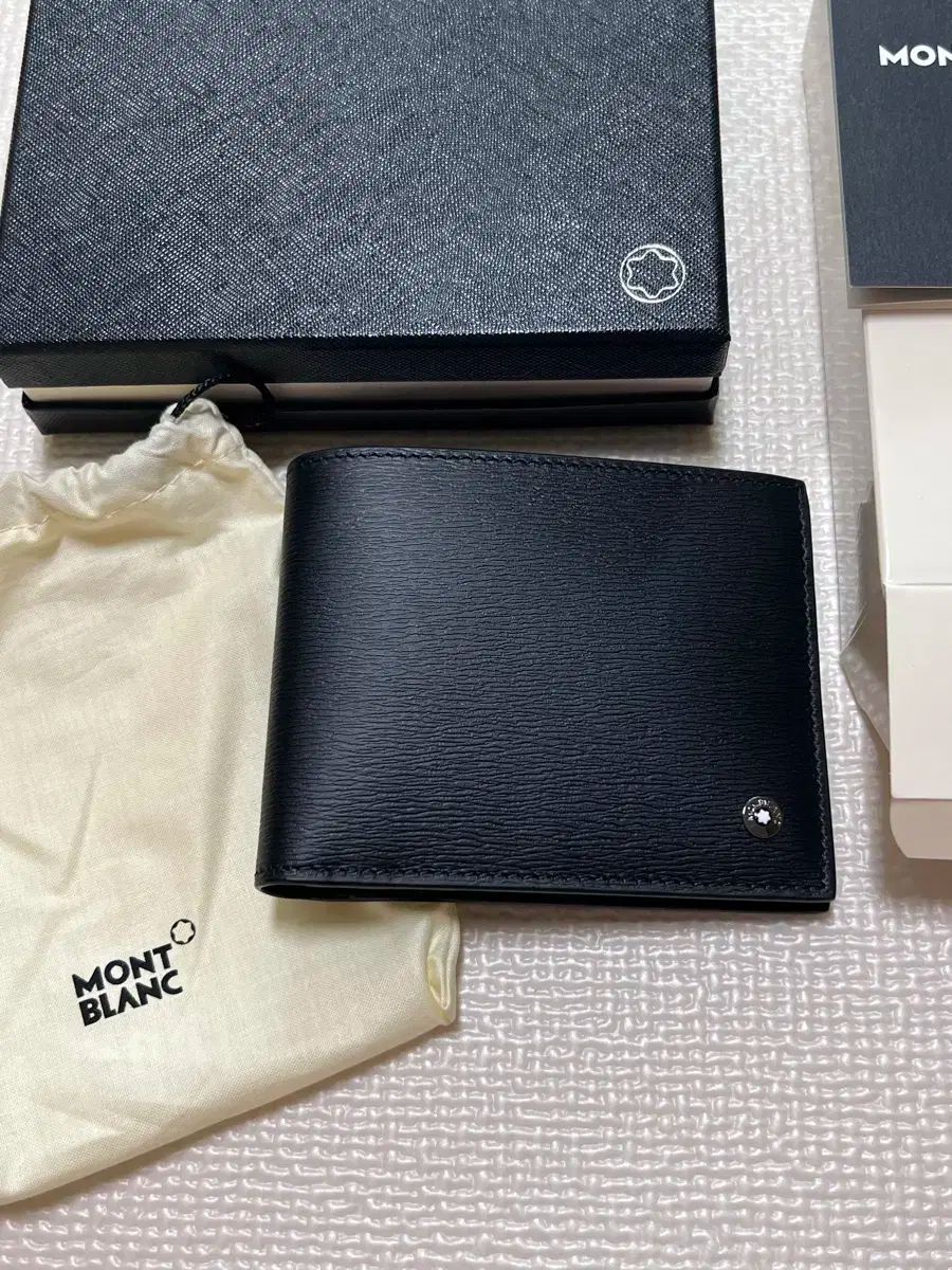 未使用品□MONTBLANC モンブラン 二つ折り 財布 未使用✨モンブラン