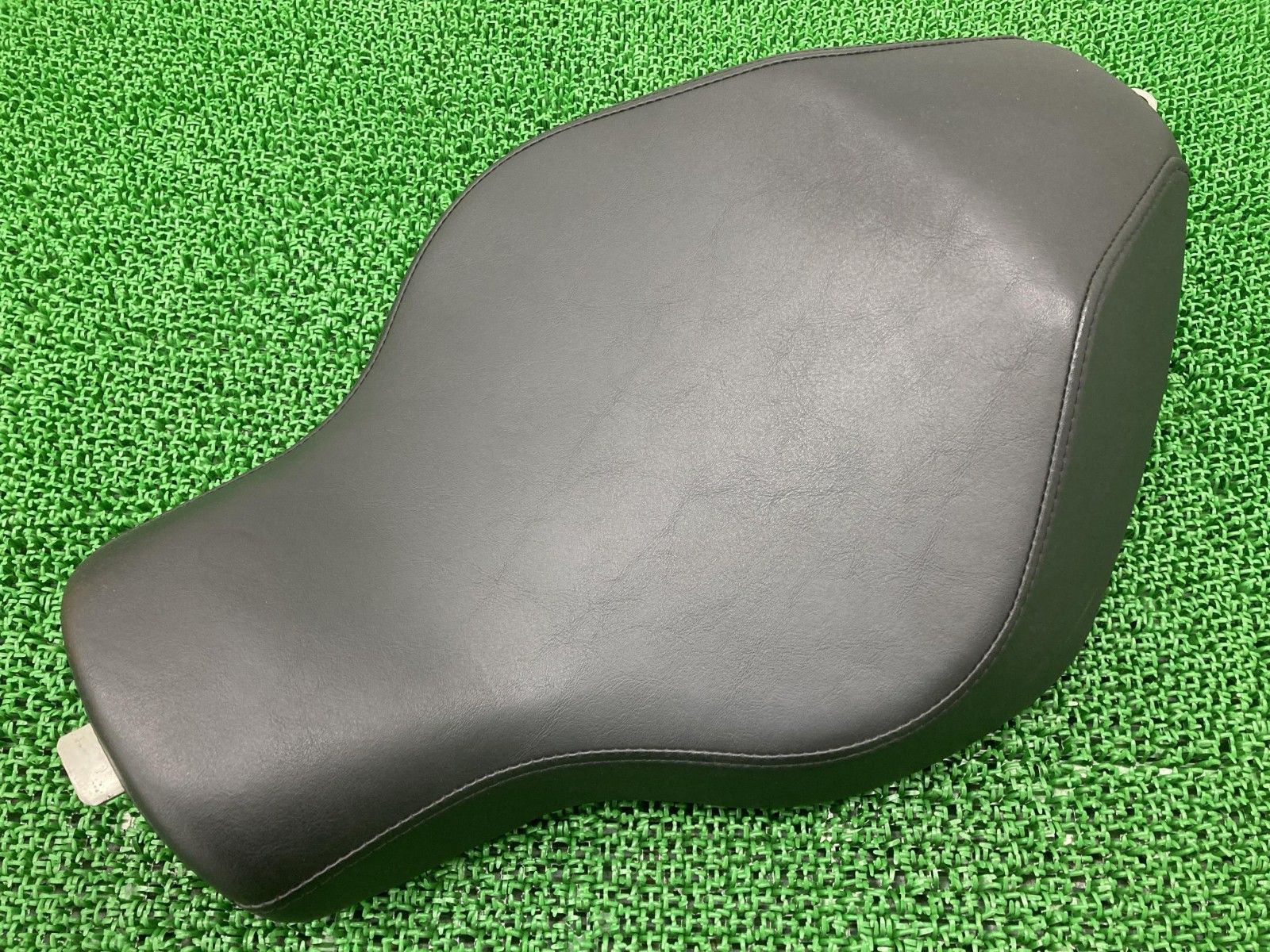 ハーレー 純正シート ソロシート スポーツスター 系 XL883N アイアン
