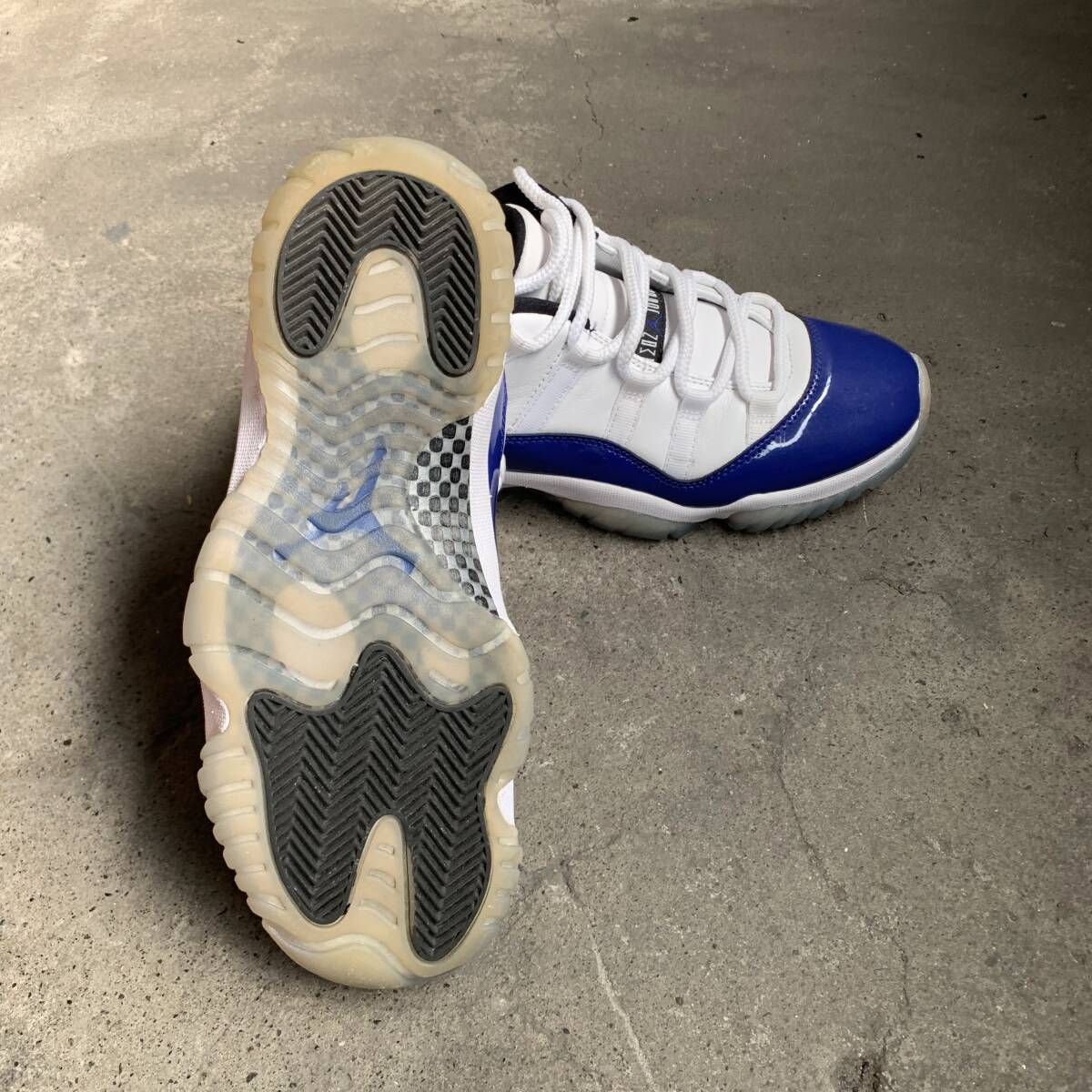 NIKE WMNS AIR JORDAN RETRO 11 LOW CONCORD 25.5cm AH7860-100 ナイキ 