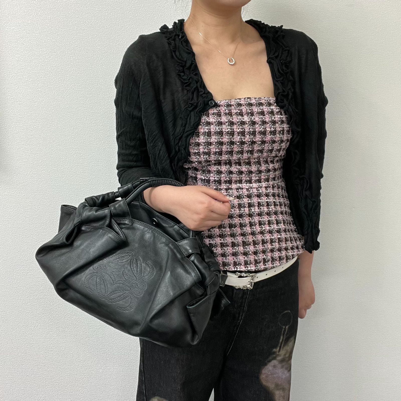 ロエベ LOEWE ナッパアイレ アナグラム ハンドバッグ レザー ブラック  