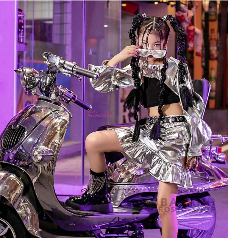 ダンス衣装 キッズ ヒップホップ ガール 白 シルバー へそ出し 練習着 HIPHOP ジャズ スカートセットアップ 韓国 演奏会 毛皮の服 応援団 nee3w223686