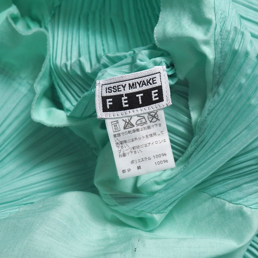美品　ISSEY MIYAKE FETE プリーツ　トップス　サイズ2 イッセイミヤケ フェットISSEY MIYAKE FETE モザイクプリント